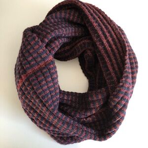 H&M Navy and Burgundy Knit Scarf